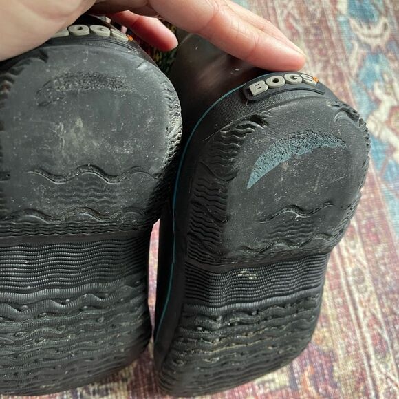 Kids size 5 Colorful rainbow dot Patterned Bog Winter Boots - Picture 6 of 8